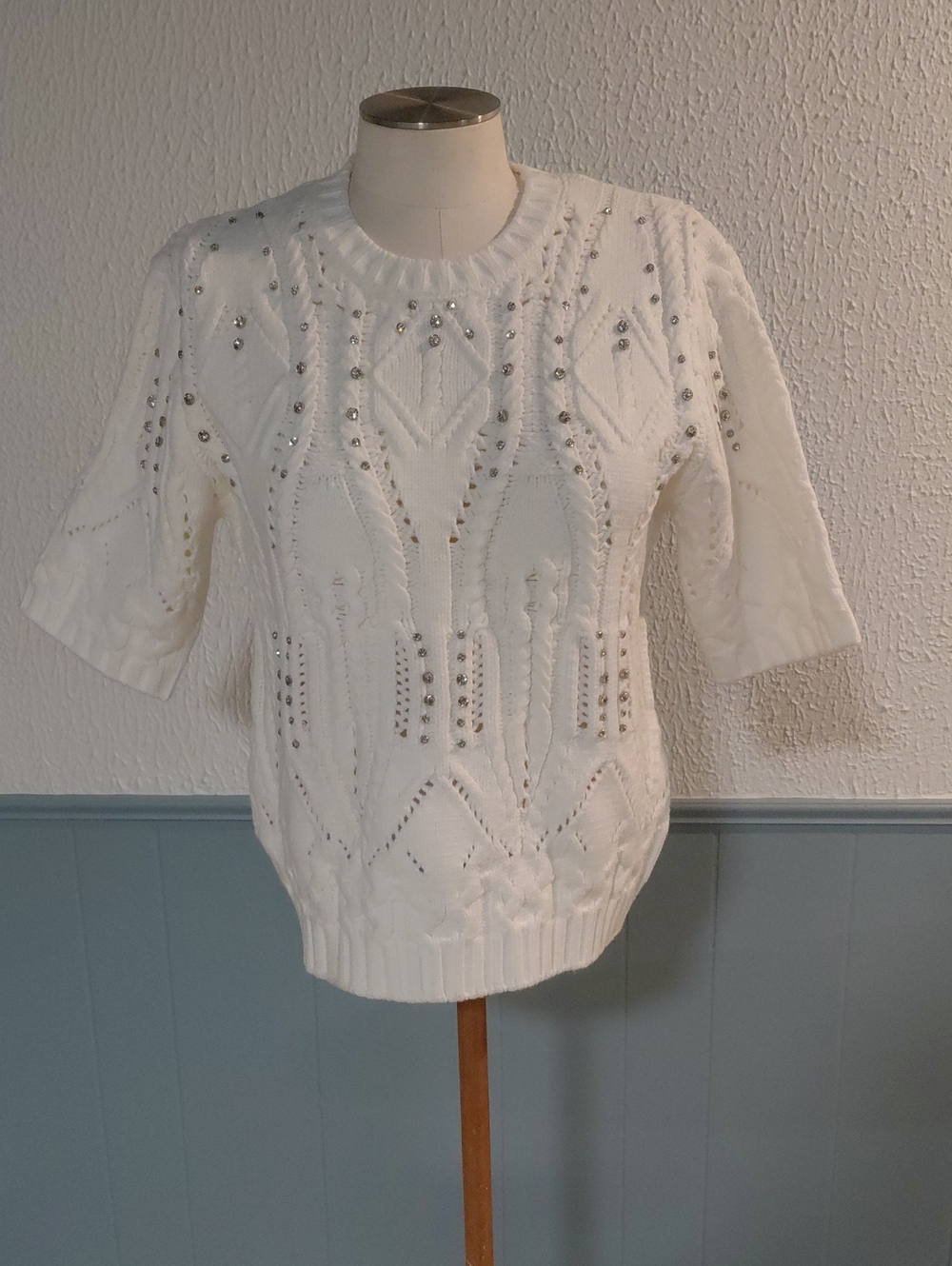 Lysse White Short-Sleeve Knit Sweater with Studs